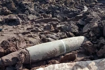 Hải Dương: Đào ao phát hiện quả bom dài 1,5m, nặng 260kg