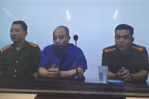 Xét xử vợ chồng Cty Lâm Quyết: Đường Nhuệ ngồi phòng riêng dự tòa