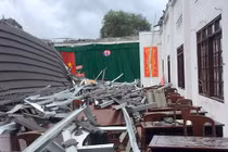 Hội trường 15 tỷ ở Hậu Giang sập mái vì “rút ruột”, sai thiết kế: Trách nhiệm của ai?