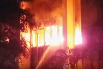 Lửa bao trùm tòa nhà dầu khí Thanh Hóa, một người tử vong