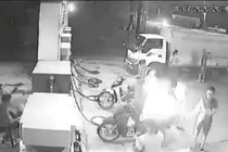 Nhóm thanh niên hút thuốc gây cháy tại cây xăng Mê Linh: Cần xử lý hình sự 