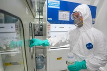 Người Việt dùng hàng Việt: Thấy gì từ ông Phạm Nhật Vượng, Nguyễn Tử Quảng sản xuất máy thở?