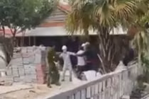 Vác gạch đánh CA ở Đà Nẵng giữa giãn cách xã hội: Tội “chồng” tội?