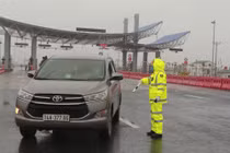 Thủ tướng: Thực hiện nghiêm cách ly toàn xã hội nhưng không vận dụng sai