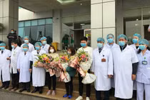 9/14 bệnh nhân mắc Corona: Nên “phong tỏa” vùng dịch Vĩnh Phúc như Vũ Hán?