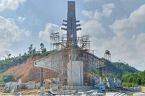 Xây tượng đài 14 tỷ ở huyện nghèo Quảng Nam: Sao không hỗ trợ tiền... dân thoát đói?