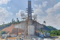 Xây tượng đài 14 tỷ ở huyện nghèo Quảng Nam: Sao không hỗ trợ tiền... dân thoát đói?