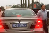 Lạm dụng xe biển xanh, nhiều quan vẫn vi phạm, dây kinh nghiệm vẫn còn dài?