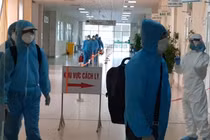 129 bệnh nhân COVID-19 Guinea Xích Đạo về BV Nhiệt đới: 250 y bác sĩ “căng mình”