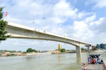 Hải Dương: Người phụ nữ bắt xe ôm từ thành phố về cầu Mây tự tử