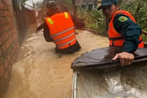 Chạy lũ trong đêm ở Quảng Ngãi