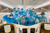 4 thầy thuốc, 15 phi hành đoàn VN5022 “giải cứu” 129 BN COVID-19 từ Xích Đạo: Họ đã sống như thế!