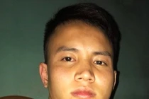 Tăng ga “thông chốt” kiểm dịch COVID-19, tông gãy tay công an