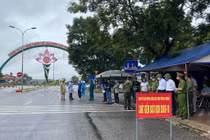 Hải Dương: Xem xét đình chỉ trạm trưởng y tế phường vì lơ là phòng dịch