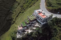 Mã Pì Lèng Panorama “chốt” số mệnh: Cắt 1 tầng trên mặt đất... tấn hài kịch cạn lời?