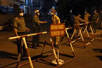 Bệnh nhân Covid-19 thứ 34 khai gian 17 F1 giờ 46 người: Khỏi... cần quy tội?