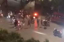 Mâu thuẫn khi nhậu, nhóm nhân viên bảo vệ Toàn Cầu hỗn chiến nhóm khách