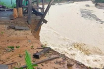Trà Leng lại bị sạt lở, 14 nhà dân bị cuốn trôi