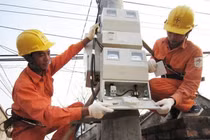 Ghi sai số điện, hóa đơn tăng sốc: Giảm lương lãnh đạo EVN... xây phần mềm ghi số điện?!