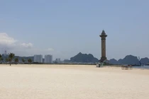 Quảng Ninh mở lại hoạt động tham quan vịnh Hạ Long cùng nhiều điểm du lịch