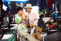 Việt Hương gây xúc động với vai người mẹ trong phim ngắn