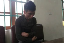 Đối tượng ngáo đá có 7 đao kiếm chống lại CA khi bị bắt