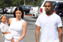 Kim Kardashian mang thai con trai