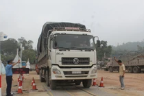 Công an Hòa Bình: CSGT không dẫn xe tải né trạm cân