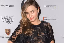 Miranda Kerr trở lại làm thiên thần Victoria's Secret
