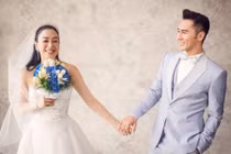 Cô dâu Chung Lệ Đề xinh tươi trong lần thứ 3 lên xe hoa