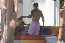 Justin Bieber và tình mới Sofia Richie quấn quýt không rời