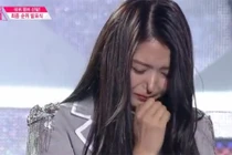 Nữ ca sĩ trẻ Hàn Quốc lộ chiếc mũi lạ thường