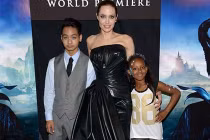 Angelina Jolie gần gũi với con nuôi hơn con đẻ