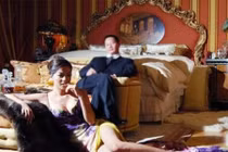 Siêu mẫu Ngọc Thúy kiện đòi mẹ ruột 5 căn biệt thự