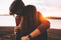 Tình yêu sẽ đến thật nhẹ nhàng một ngày không mong chờ nhất 