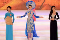 Ngắm tân hoa hậu Kỳ Duyên toả sáng trên sân khấu 