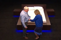 Game show gây sốc: Cởi quần áo cho nhau trên truyền hình