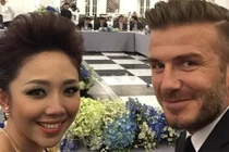 Sao Việt hào hứng chụp ảnh tự sướng với sao ngoại