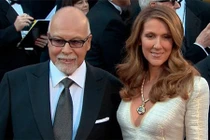 Celine Dion: “Tôi chưa hề hôn một người đàn ông nào khác“