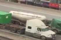 Truy tìm xe "khủng" chạy dàn hàng ngang ở đường trên cao