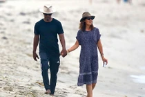 Katie Holmes lần đầu công khai hẹn hò bạn trai Jamie Foxx 