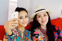 Sao châu Á giống nhau không khác gì song sinh