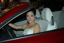 Biệt thự triệu USD cùng dàn xe sang của Mỹ Lệ