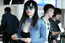 Ngôi sao gốc Việt Chung Lệ Đề hớ hênh lộ nội y