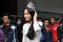 Hoa hậu Kỳ Duyên được chào đón nồng nhiệt ở trường ĐH