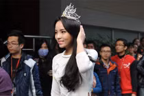 Hoa hậu Kỳ Duyên được chào đón nồng nhiệt ở trường ĐH