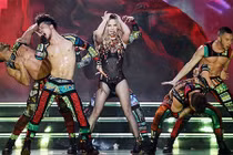 Britney Spears bị bắt quả tang hát nhép