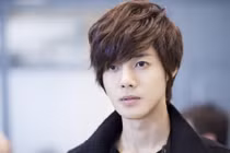 Sao "Vườn sao băng" bị bạn gái cũ kiện đòi 32 tỷ