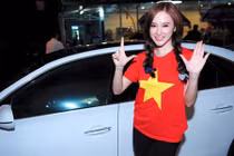 Siêu xe nào được sao Việt cặp kè chơi Tết 2015?