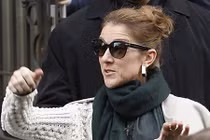 Celine Dion già nua như bà lão 70 dù ở tuổi 49